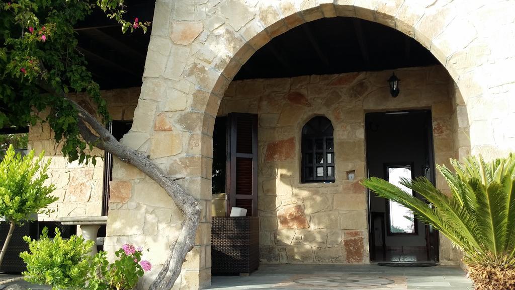 Garden of Eden Villa Paphos Rum bild